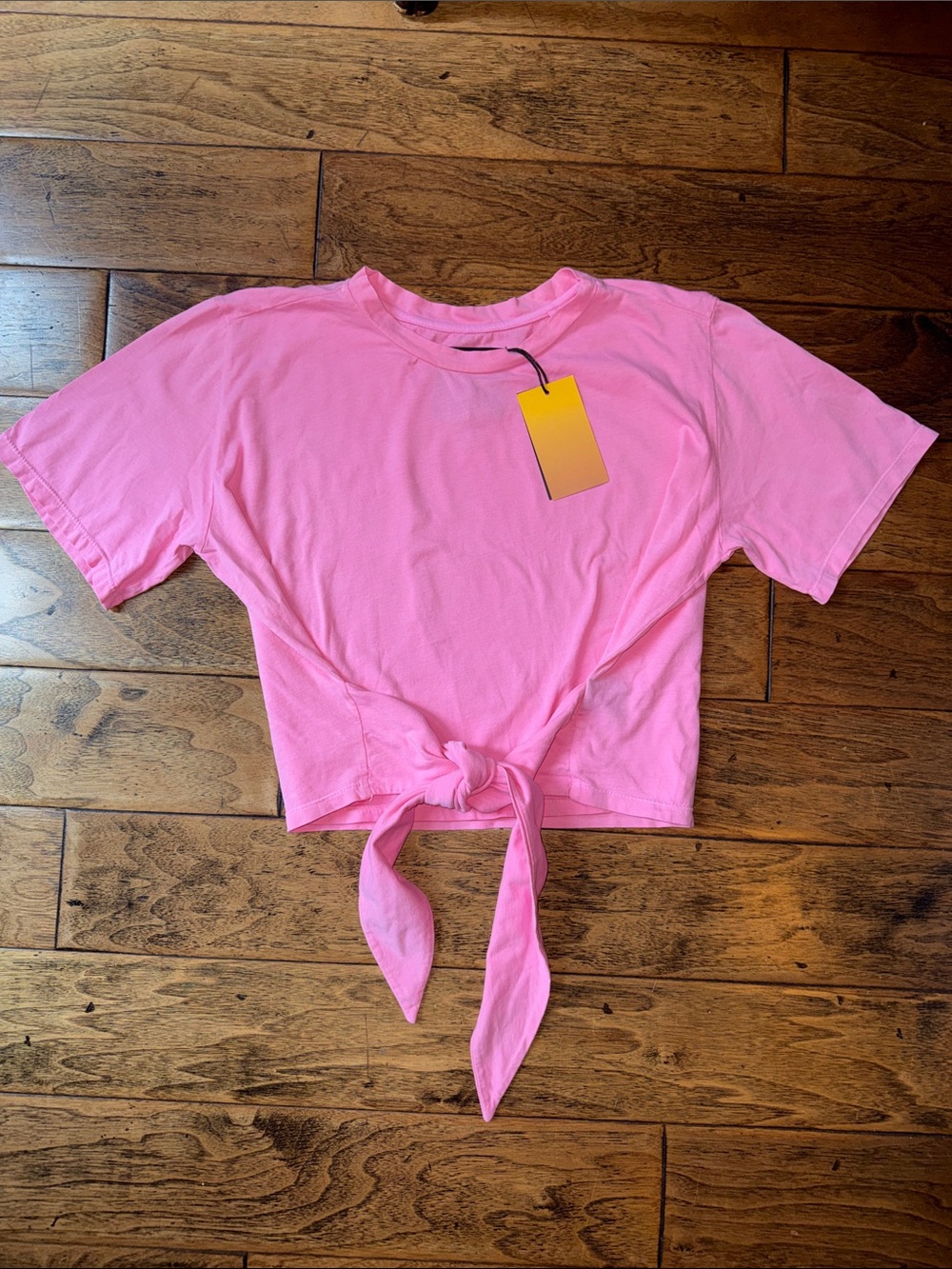 Le Superbe
Women's Pink Tied Up Short Sleeve Tee•  Sz medium   $135